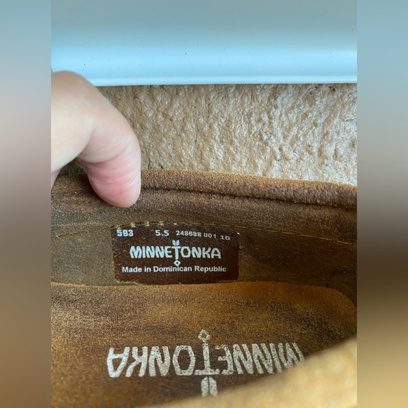 Minnetonka Women's MINNETONKA
KILTY - Brown / Dark Tan Suede Moccasins - Picture 6 of 8